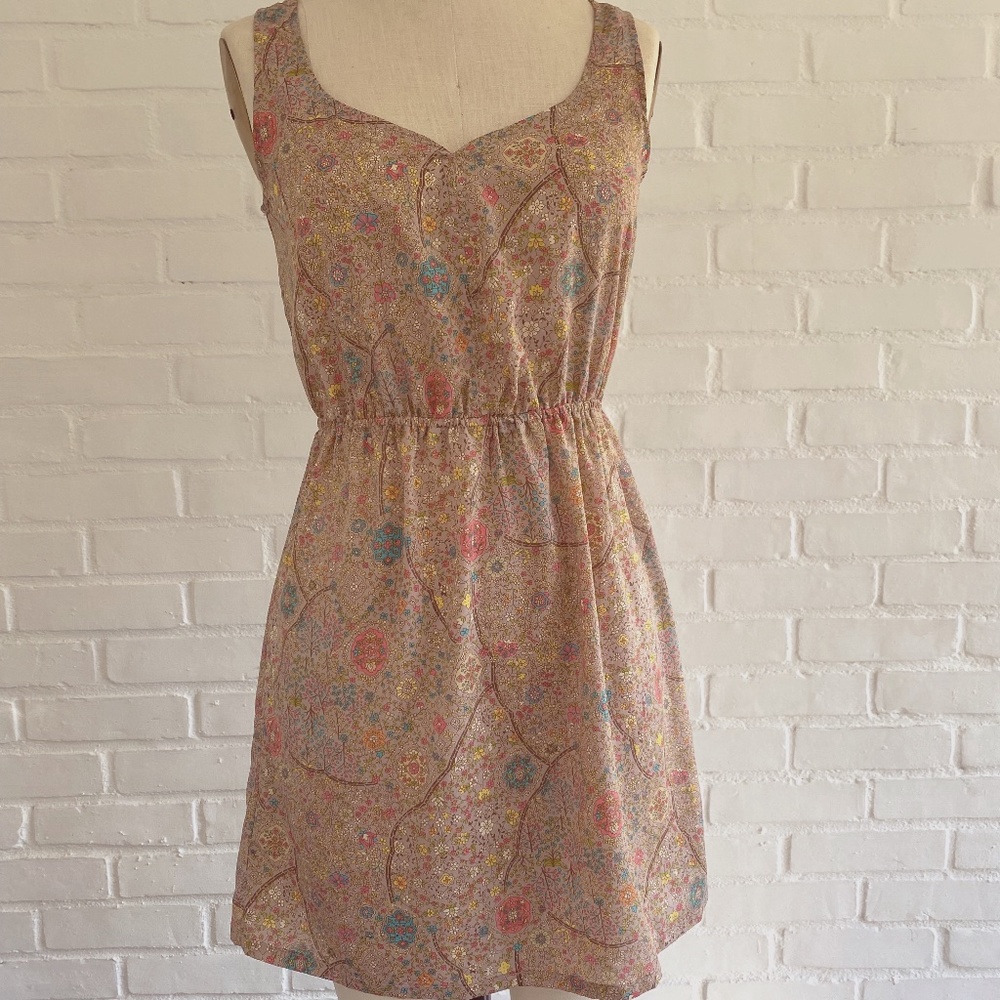 Forever 21 Sleeveless Sweetheart Neck Dress